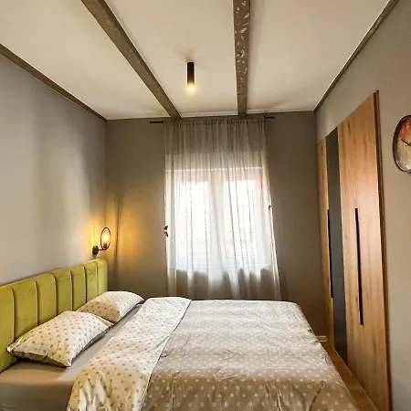 شقة Old Town Premium Apartments- Free Private Parking For *