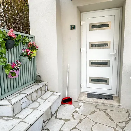 Old Town Premium Apartments- Free Private Parking For All Apartments *